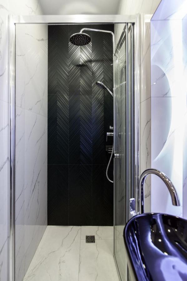 Зелені Апартаменти Біля Оперного Театру Flat In The City Center Liov Exterior foto